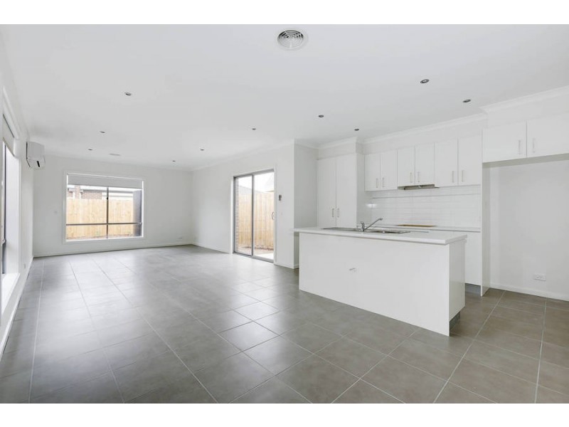 1, 2/10 Vive Street, Tarneit VIC 3029