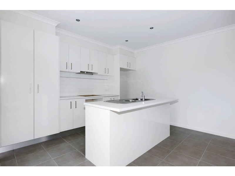 1, 2/10 Vive Street, Tarneit VIC 3029