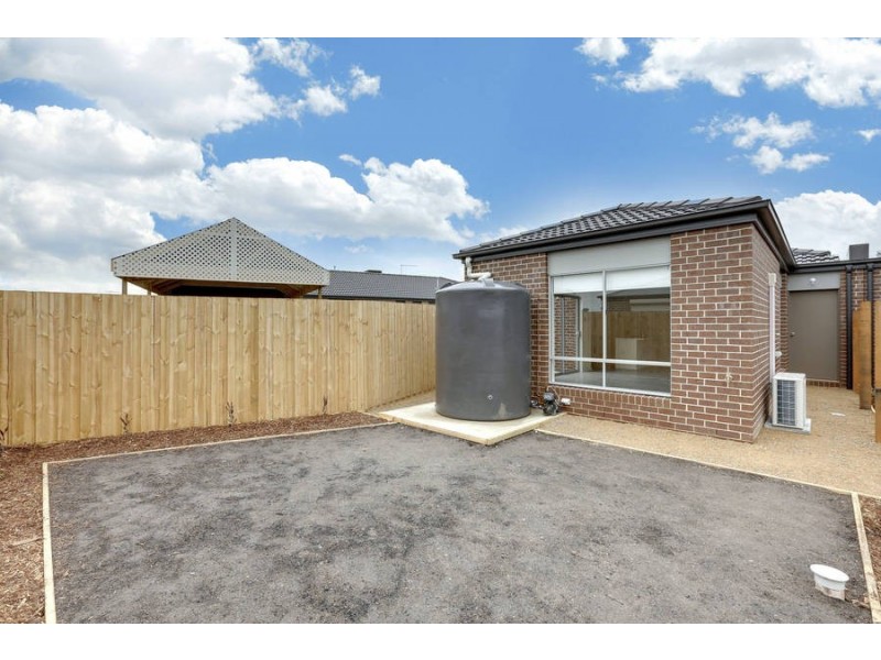 1, 2/10 Vive Street, Tarneit VIC 3029