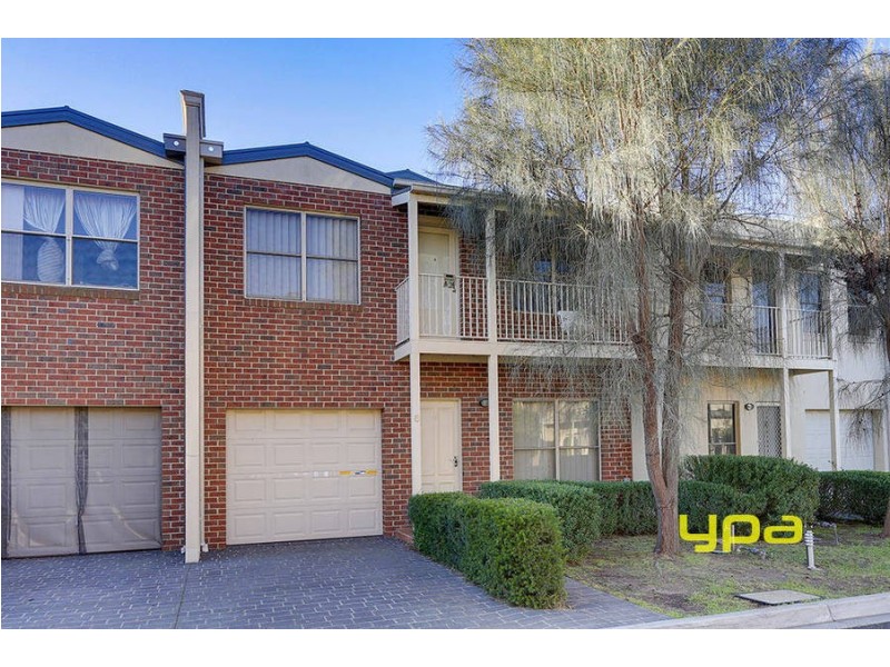 8/14 Mickleton Grove, Point Cook VIC 3030