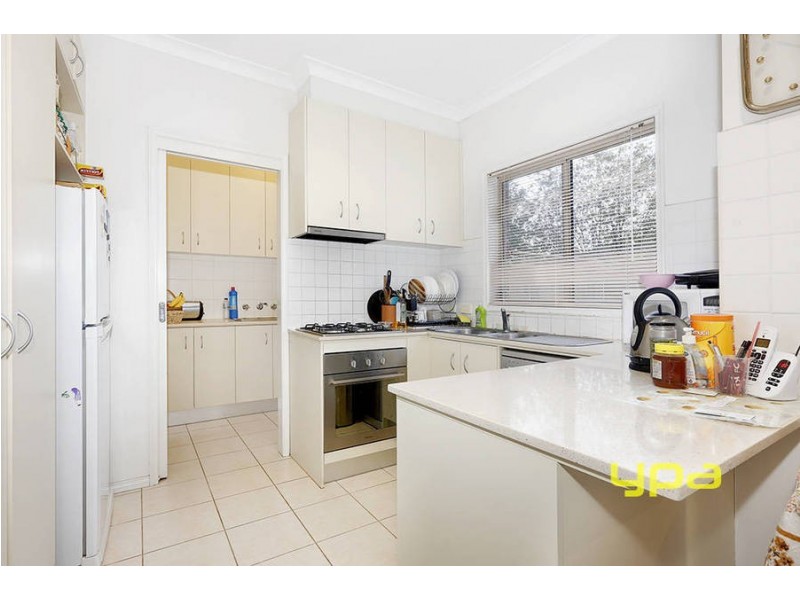 8/14 Mickleton Grove, Point Cook VIC 3030