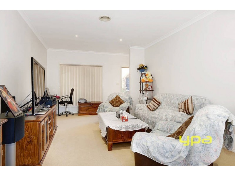 8/14 Mickleton Grove, Point Cook VIC 3030