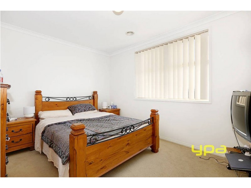 8/14 Mickleton Grove, Point Cook VIC 3030