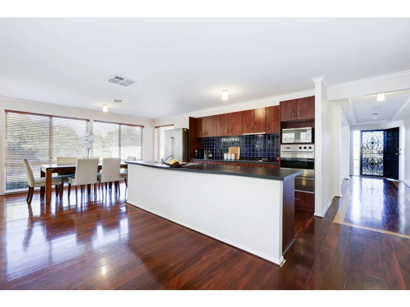 6 Glenwood Close, Hoppers Crossing VIC 3029