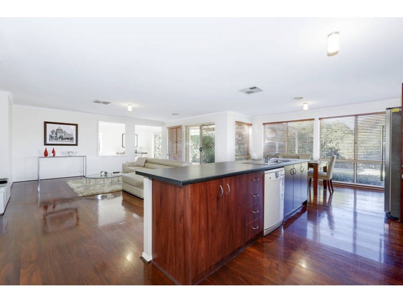 6 Glenwood Close, Hoppers Crossing VIC 3029