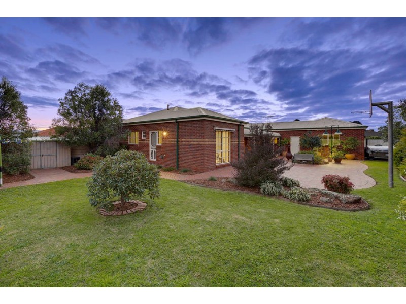 52 St Andrews Drive, Werribee VIC 3030