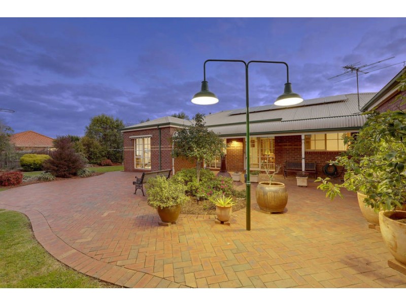 52 St Andrews Drive, Werribee VIC 3030