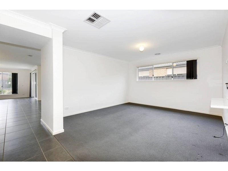 6 Canons Crescent, Wyndham Vale VIC 3024