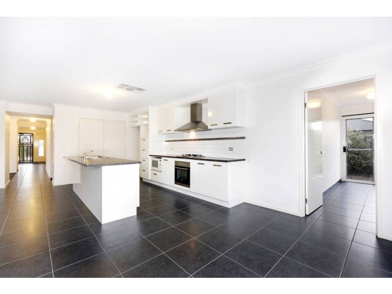 6 Canons Crescent, Wyndham Vale VIC 3024