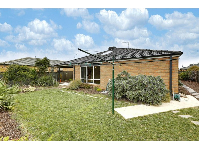 6 Canons Crescent, Wyndham Vale VIC 3024