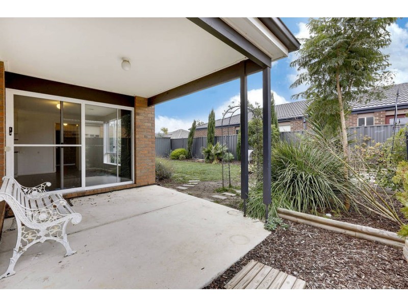6 Canons Crescent, Wyndham Vale VIC 3024