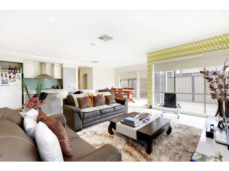 27 Nottingham Crescent, Tarneit VIC 3029