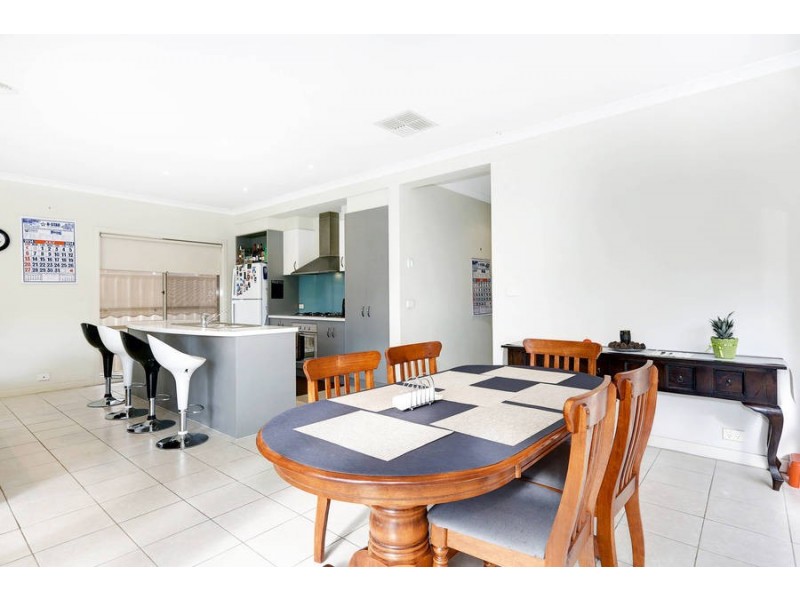 27 Nottingham Crescent, Tarneit VIC 3029