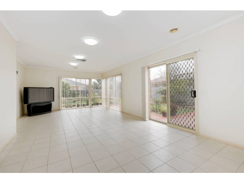 19 Breton Drive, Hoppers Crossing VIC 3029