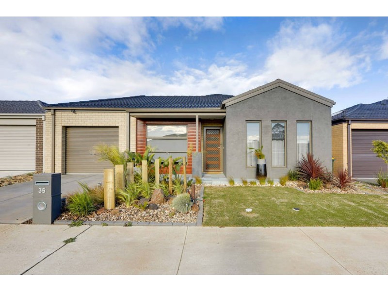 35 Morgan Crescent, Werribee VIC 3030