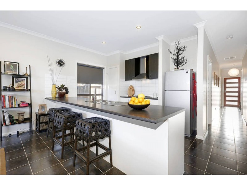 35 Morgan Crescent, Werribee VIC 3030