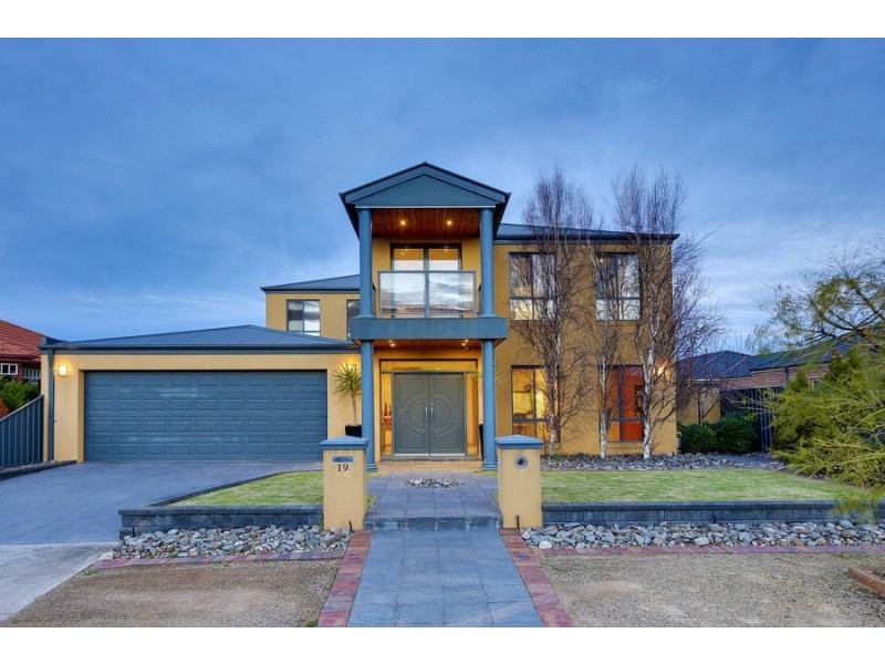 19 Trish Walk, Werribee VIC 3030