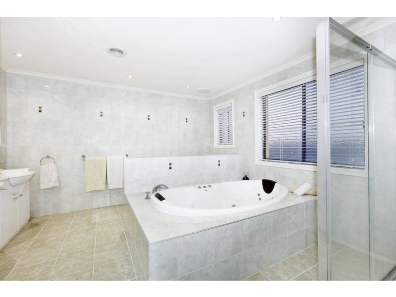 19 Trish Walk, Werribee VIC 3030