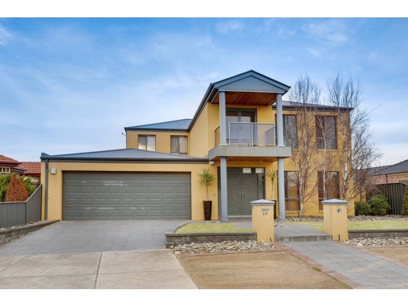 19 Trish Walk, Werribee VIC 3030