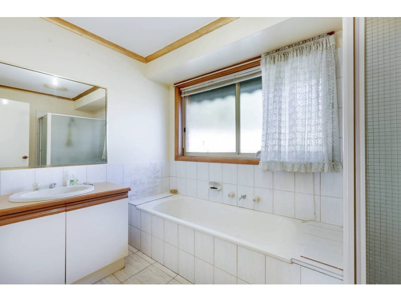 62 Silvereye Crescent, Werribee VIC 3030