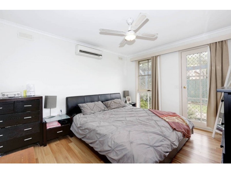 32 Daphne Crescent, Werribee VIC 3030