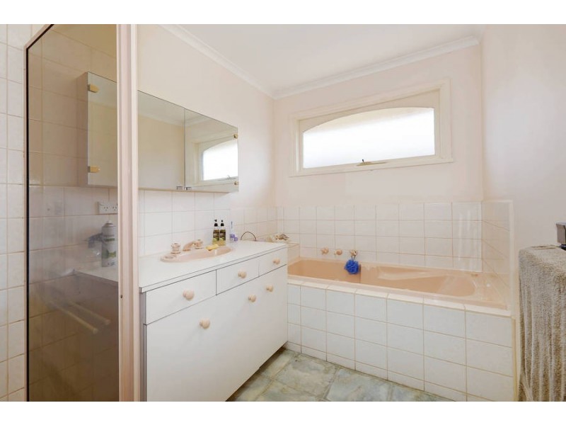 187 Greaves Street North, Werribee VIC 3030