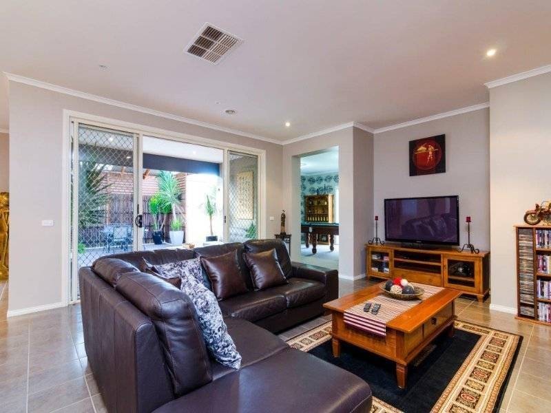 15 Mackay, Wyndham Vale VIC 3024