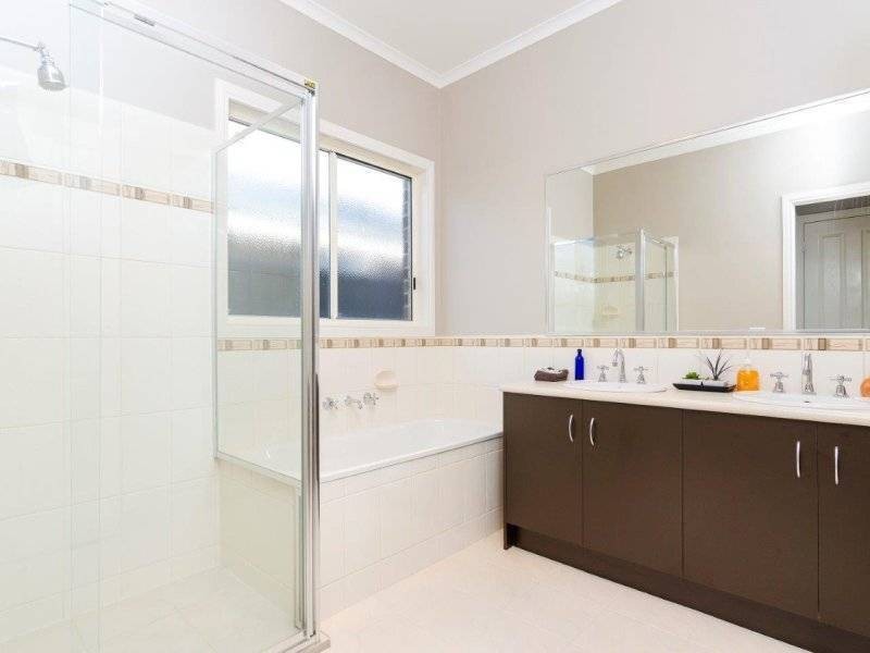 15 Mackay, Wyndham Vale VIC 3024