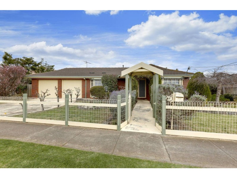 29 Lyall Drive, Werribee VIC 3030
