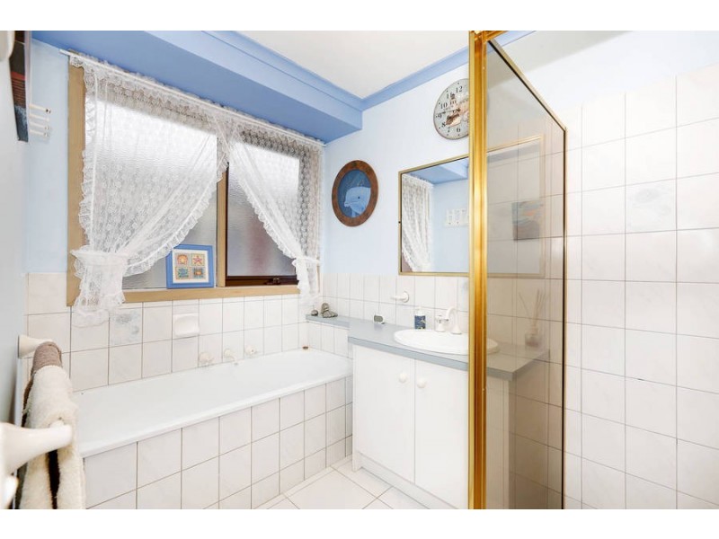 29 Lyall Drive, Werribee VIC 3030