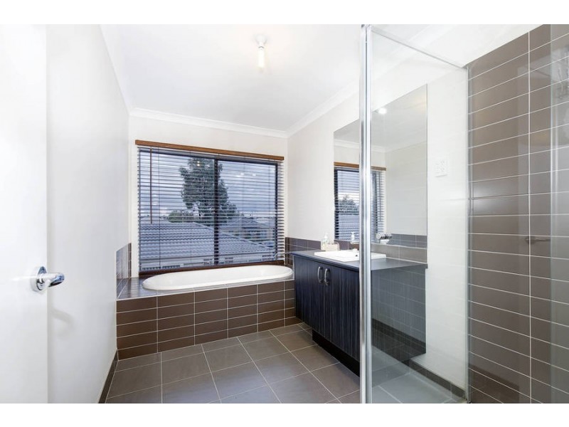 38 Millendon Boulevard, Tarneit VIC 3029