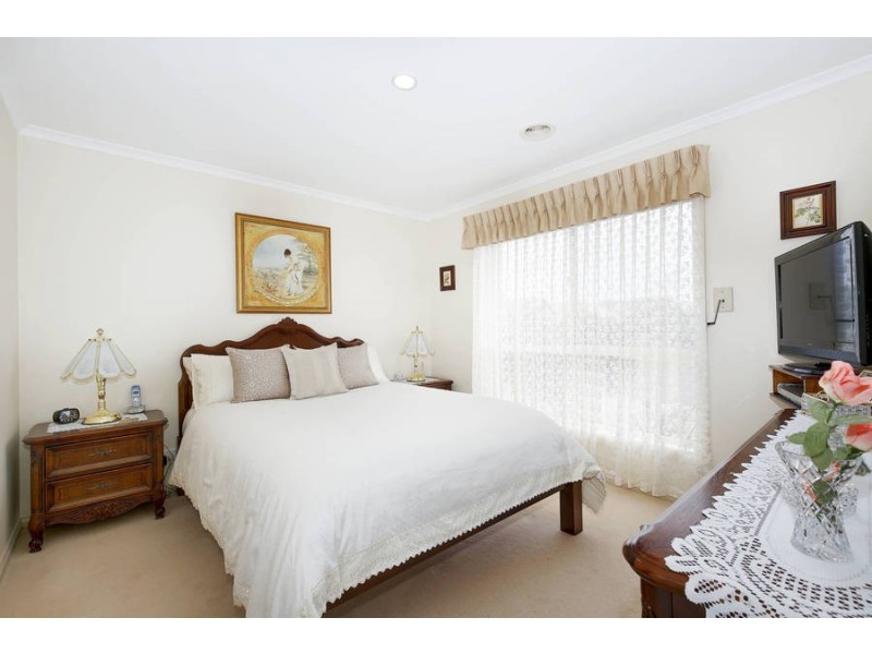 1/310 Greaves Street North, Werribee VIC 3030