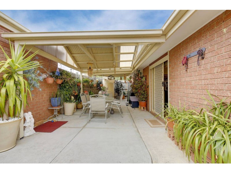 1/310 Greaves Street North, Werribee VIC 3030