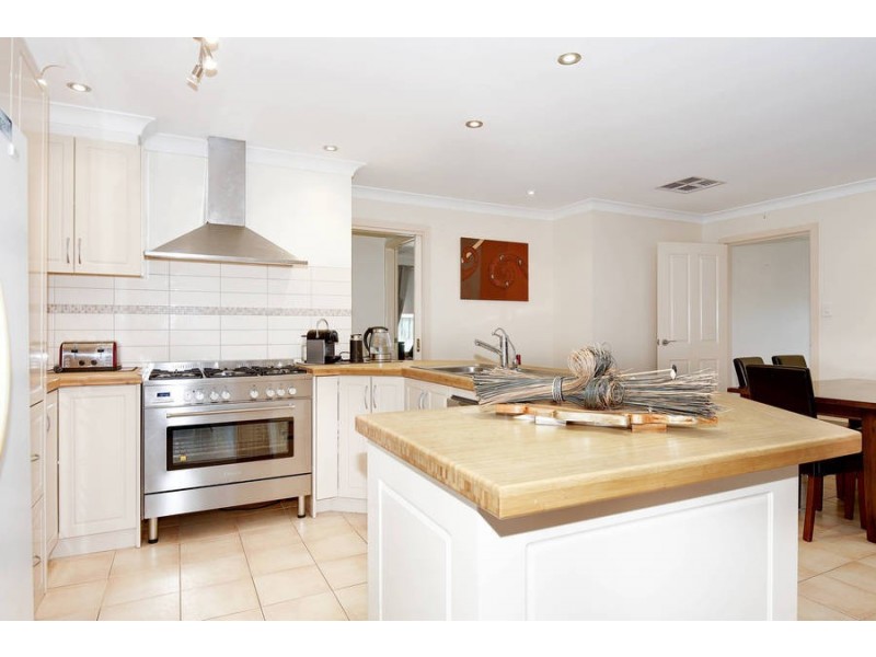 41 Golden Ash Grove, Hoppers Crossing VIC 3029