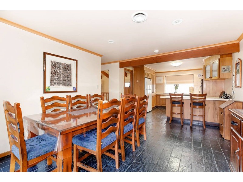 14 Dennison Avenue, Hoppers Crossing VIC 3029