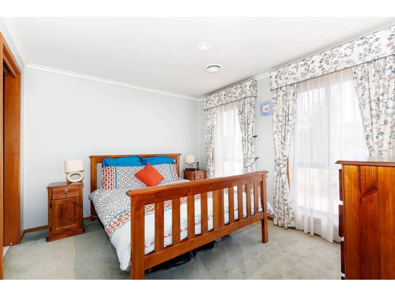 14 Dennison Avenue, Hoppers Crossing VIC 3029