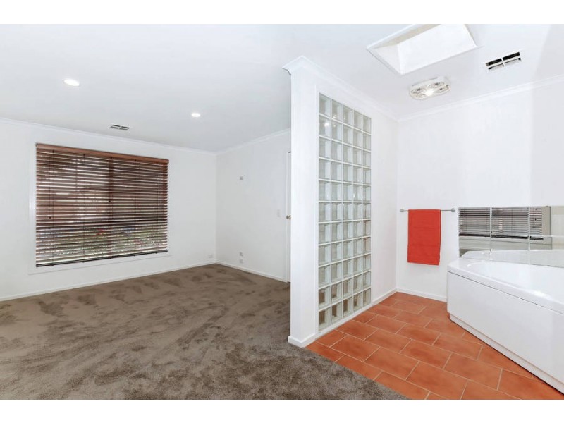 18 Valewood Drive, Wyndham Vale VIC 3024