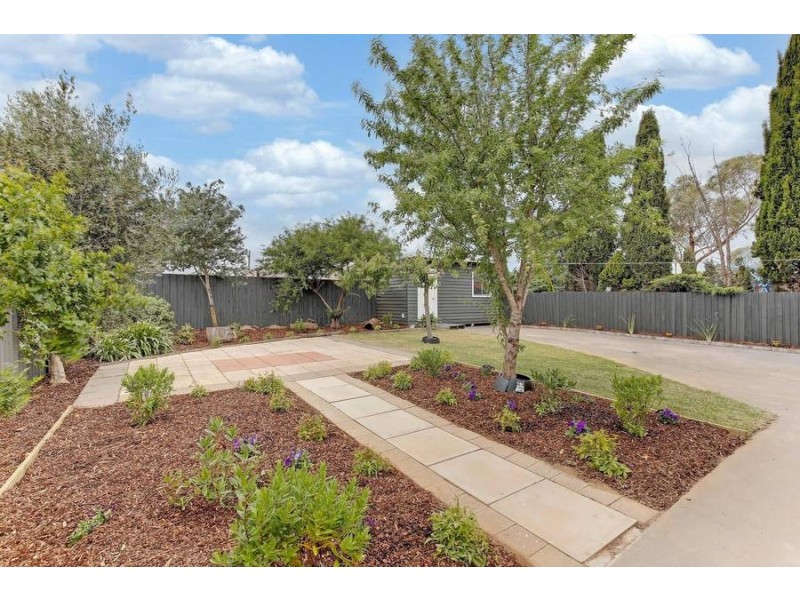 18 Valewood Drive, Wyndham Vale VIC 3024