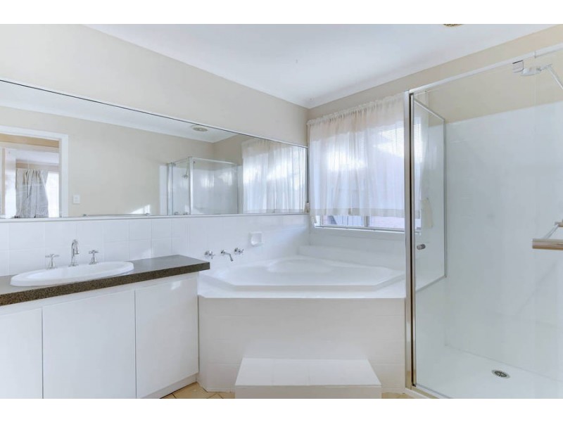 9 Squatter Court, Werribee VIC 3030