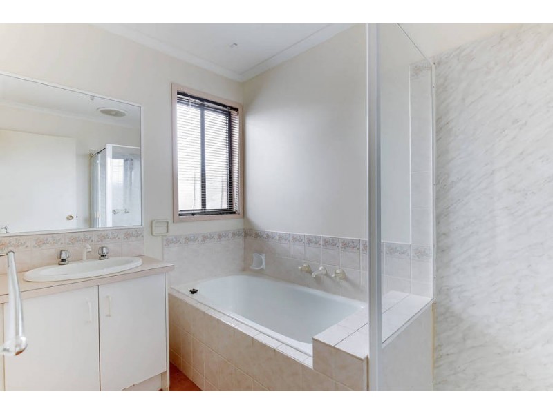 48 Weeden Drive, Werribee VIC 3030