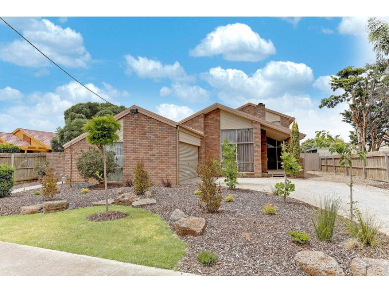 27 Lyall Drive, Werribee VIC 3030