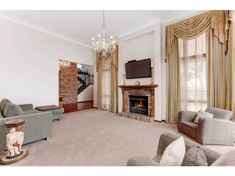 27 Lyall Drive, Werribee VIC 3030