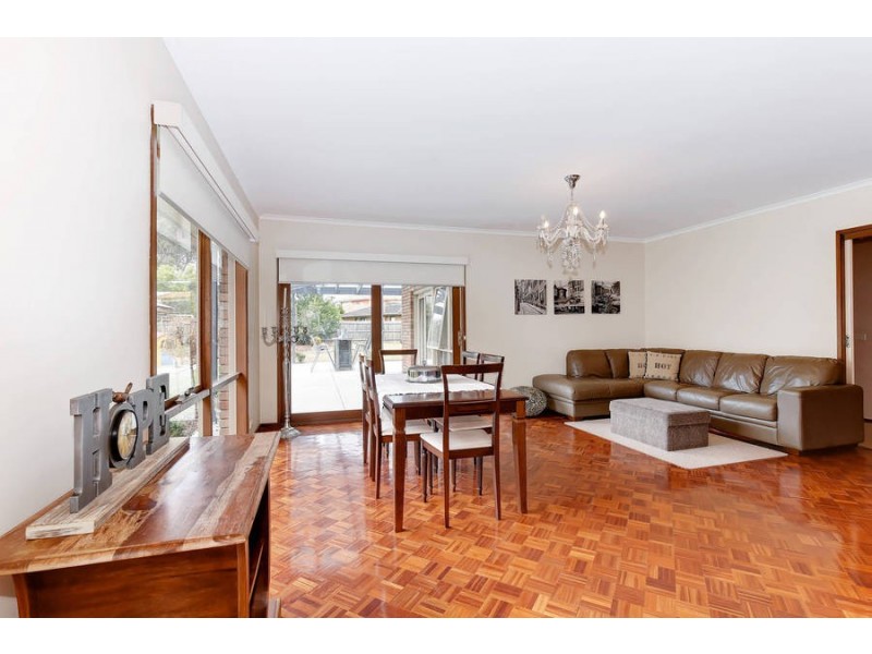 27 Lyall Drive, Werribee VIC 3030