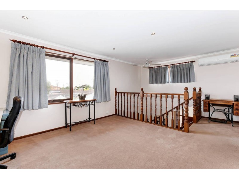 27 Lyall Drive, Werribee VIC 3030