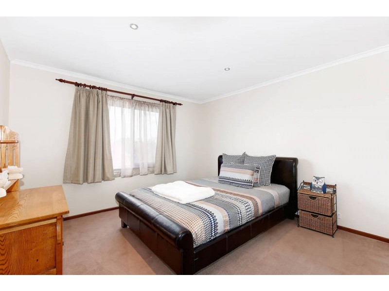 27 Lyall Drive, Werribee VIC 3030