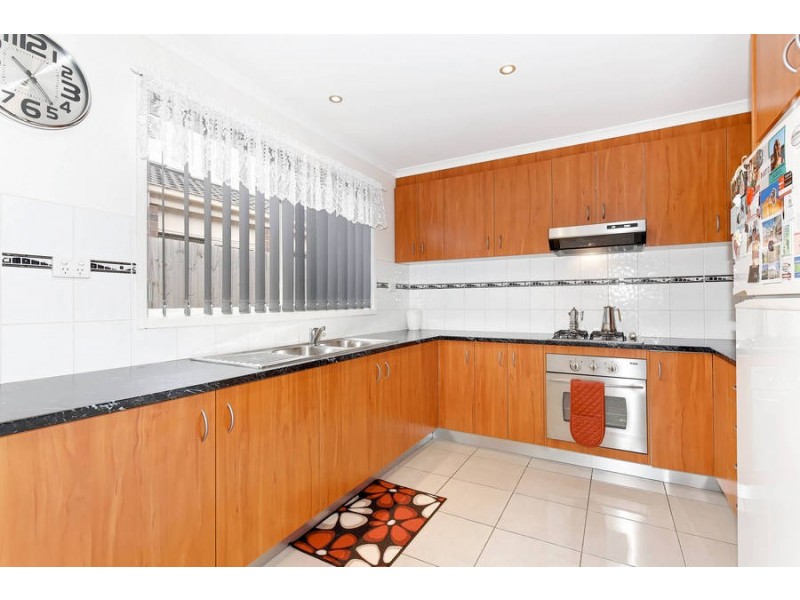 2/11 Montana Drive, Werribee VIC 3030