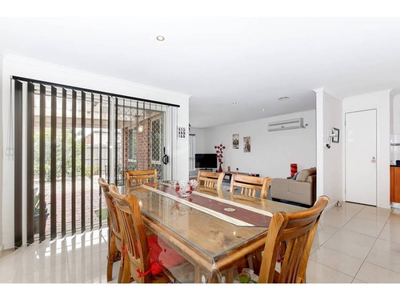 2/11 Montana Drive, Werribee VIC 3030