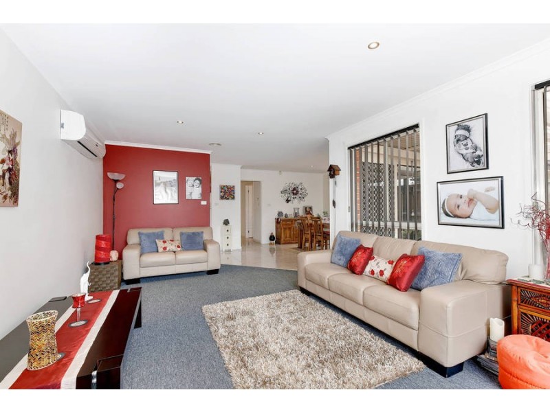 2/11 Montana Drive, Werribee VIC 3030