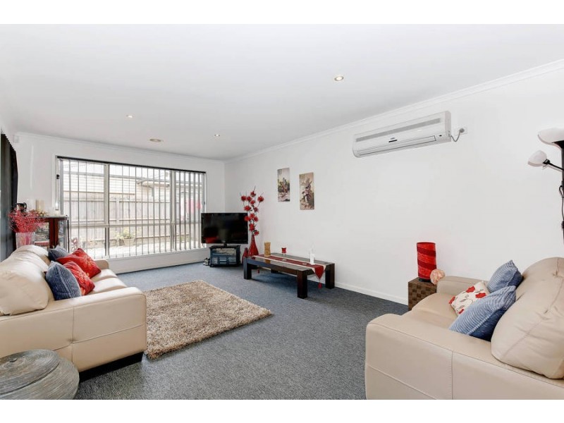 2/11 Montana Drive, Werribee VIC 3030