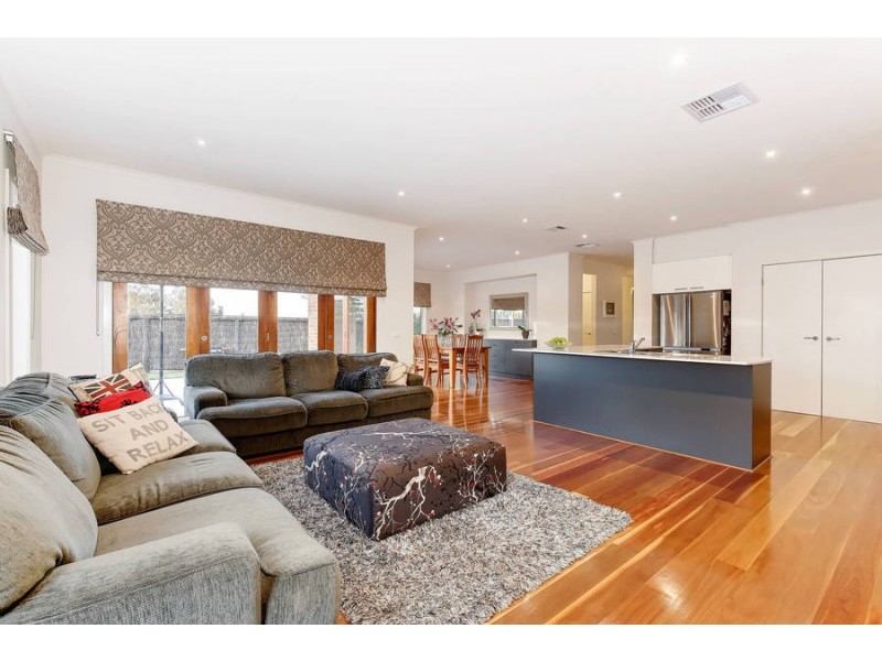 7 Sumac Close, Point Cook VIC 3030